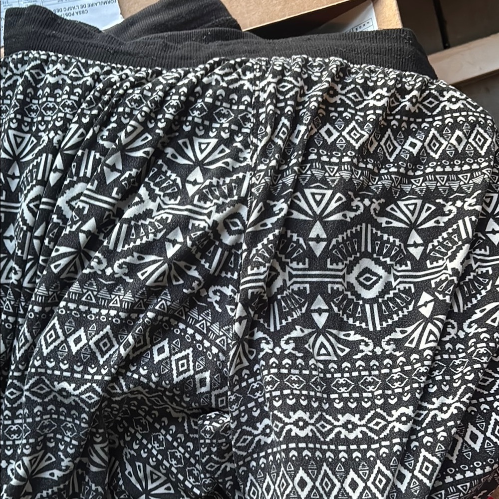 Black and White Geometric Patterned Pants